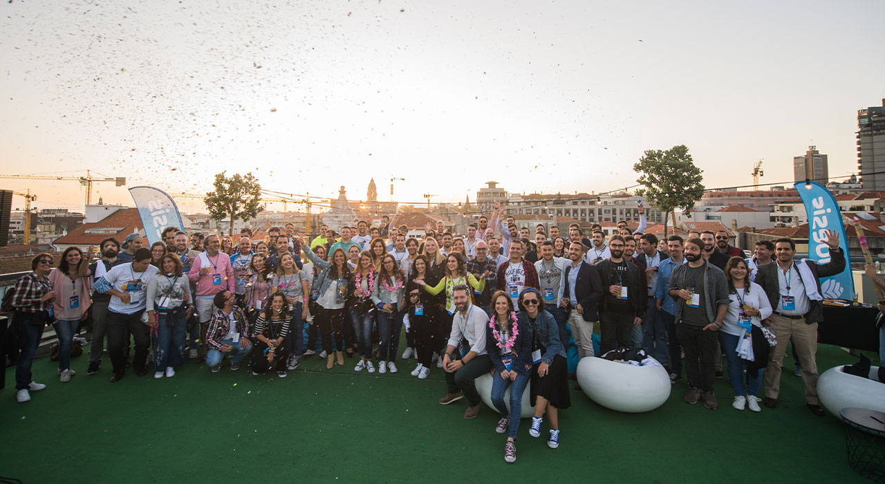 Header, Team Noesis numa festa da Noesis
